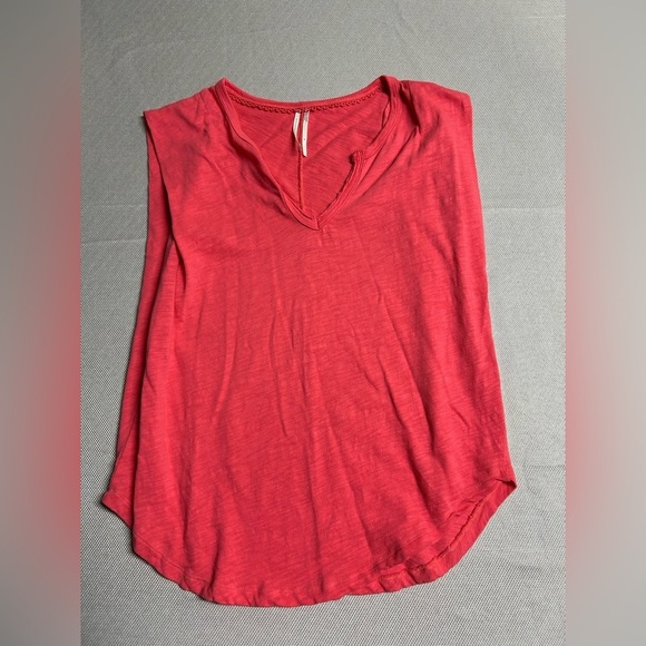 Anthropologie Tops - Anthropologie Orange crop sleeve blouse T-shirts
Brand: Orange Sleeveless Top